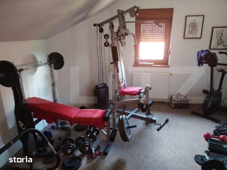 Casă cu 5 camere cu Teren 1241 Mp în Păulești