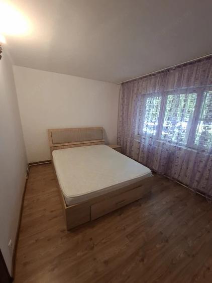 Apartament cu 2 camere semidecomandat, mobilat în Rovine