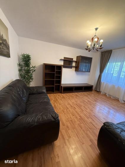 Apartament cu 3 camere decomandat, mobilat în Lacul Tei