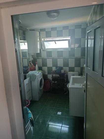 Casă cu 4 camere în Vadu Părului