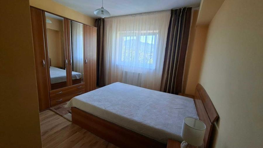 Apartament cu 2 camere decomandat în Calea București