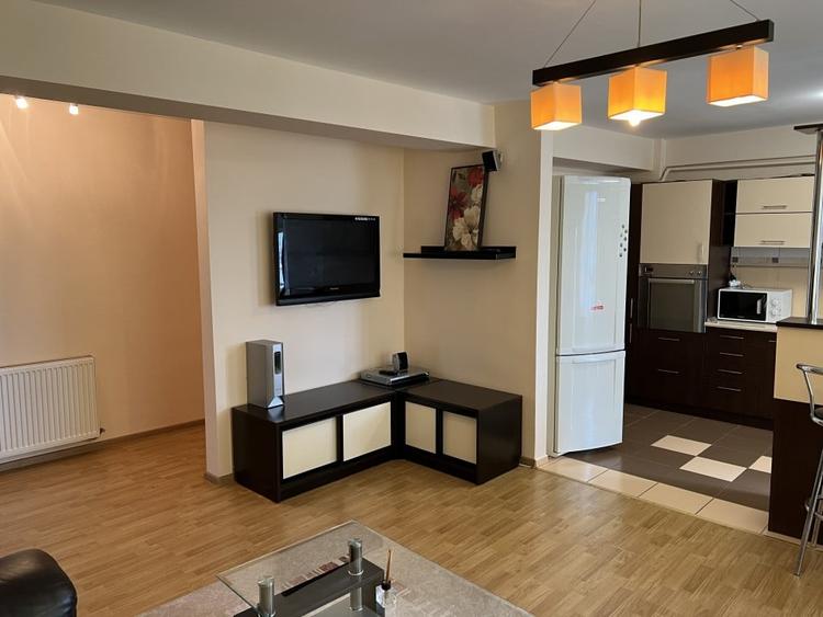 Apartament cu 2 camere semidecomandat, mobilat în Vasile Aaron