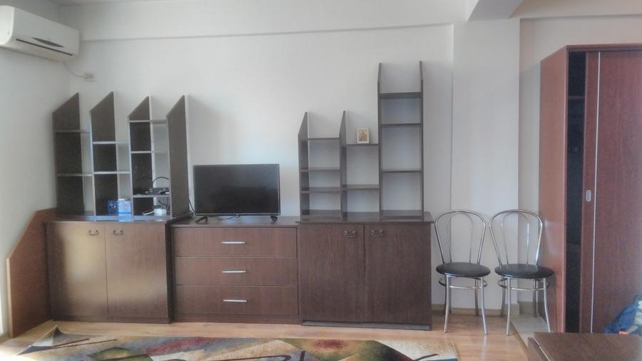 Apartament cu 2 camere semidecomandat în Berceni
