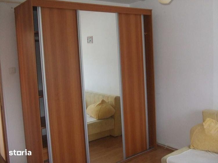 Garsonieră decomandată în Noua