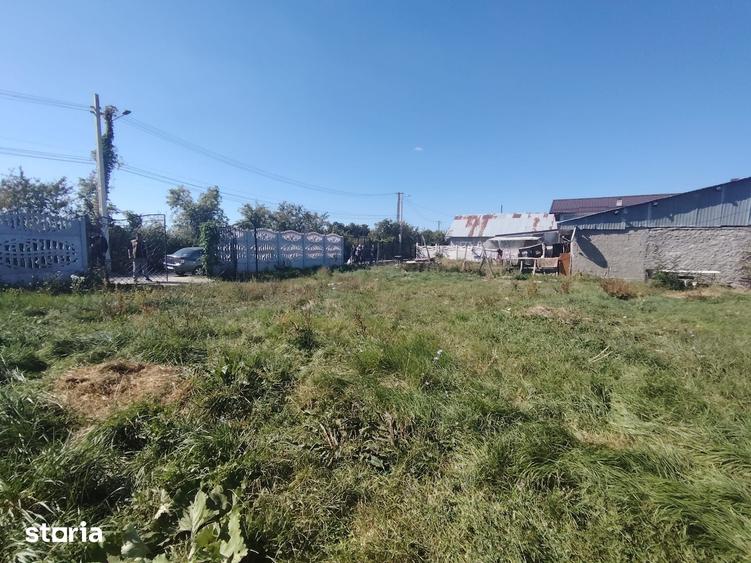 Teren de 400 mp, în Priseaca