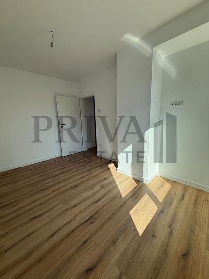 Apartament cu 3 camere semidecomandat în Torontalului