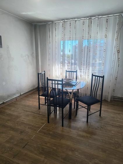 Garsonieră decomandată în UTA