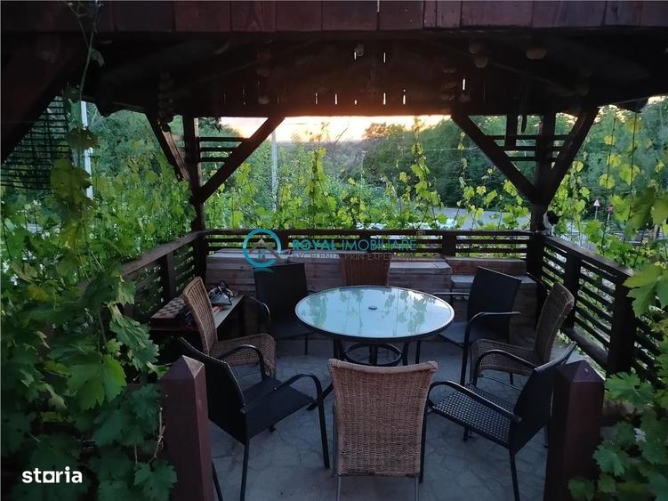 Casă cu 4 camere cu Teren 1000 Mp în Bucov