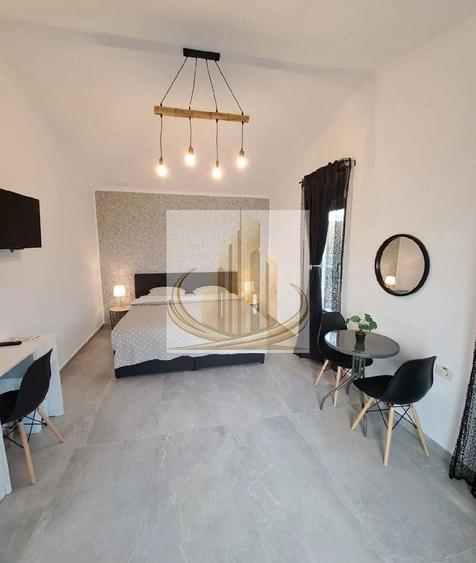 Casă individuală cu 10 camere cu Piscina în Giarmata