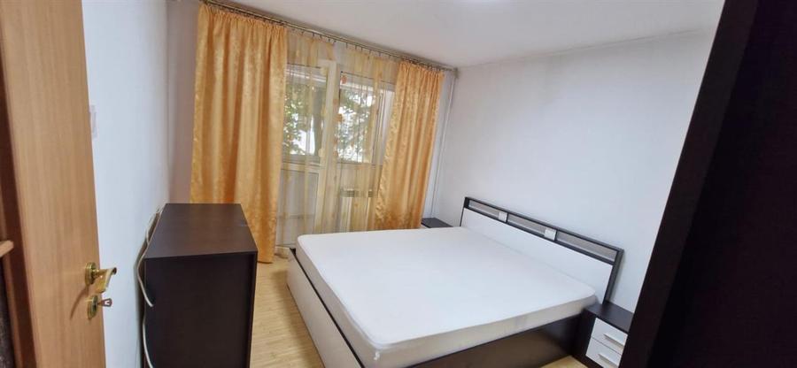 Apartament cu 3 camere decomandat, mobilat în Brăilei