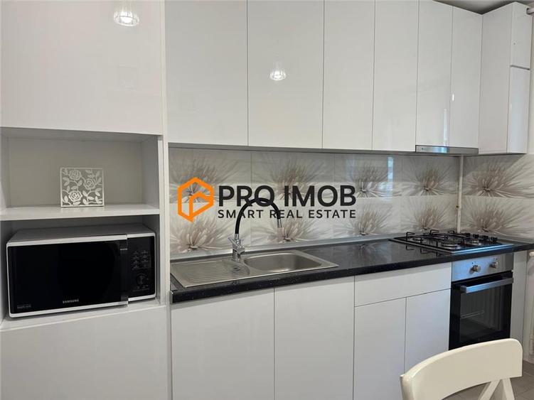 Apartament cu 2 camere decomandat, mobilat în Micro 5