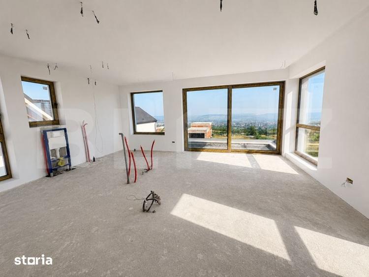 Casă cu 5 camere cu Teren 785 Mp în Feleacu