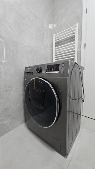 Apartament cu 3 camere semidecomandat, mobilat în Calea Turzii
