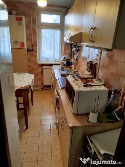 Apartament 2 camere renovat, etaj 1, zona Carpa?i - 1