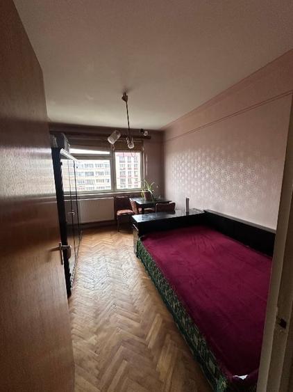 Apartament cu 3 camere semidecomandat în Ultracentral