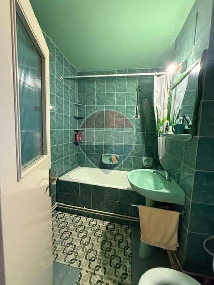 Apartament cu 4 camere, mobilat în Central