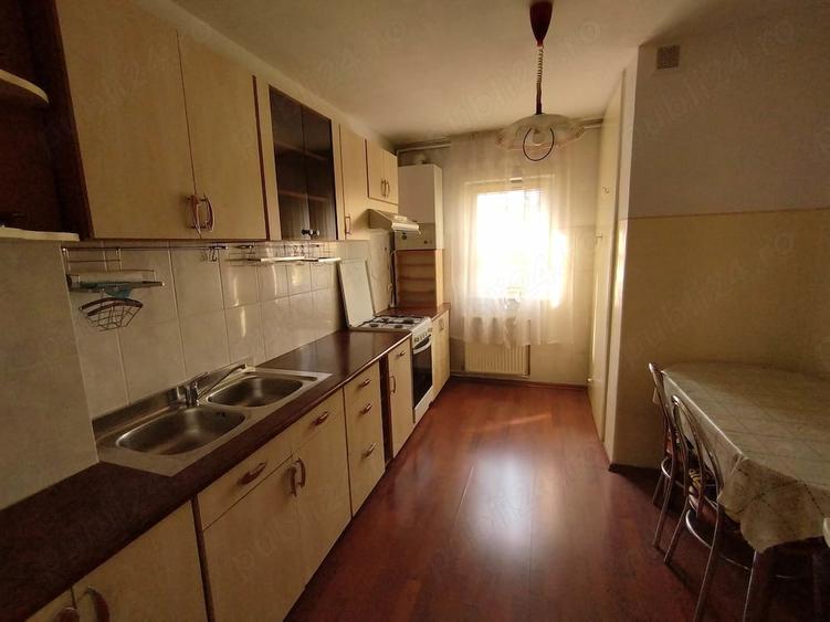 Apartament cu 3 camere decomandat în Ștrand