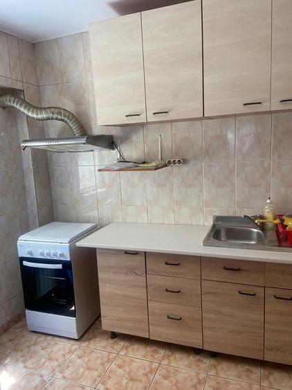 Apartament cu 3 camere decomandat în Drumul Taberei