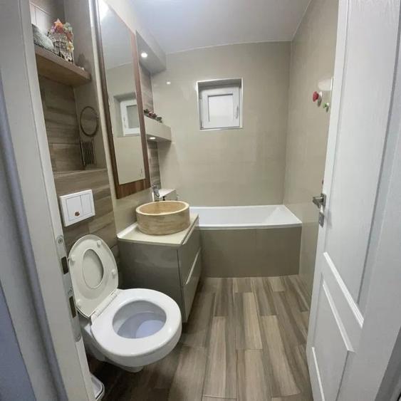 Apartament cu 4 camere decomandat în Pantelimon