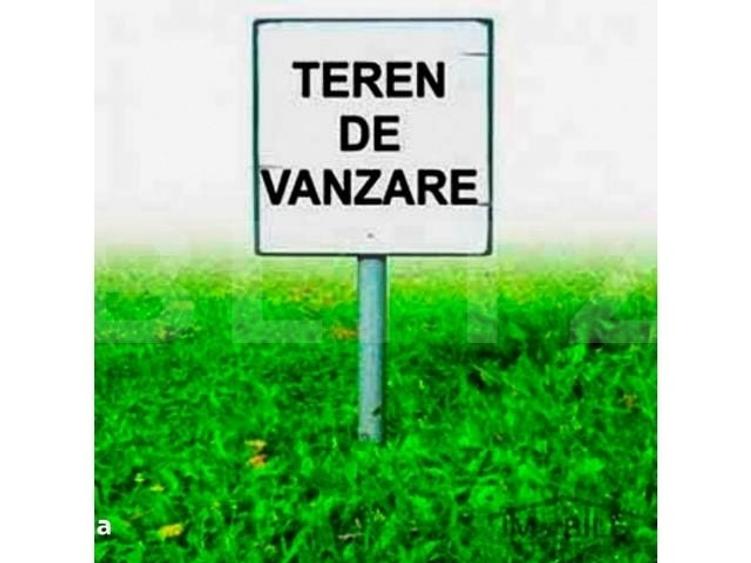 Teren de 7500 mp, în Șcheia