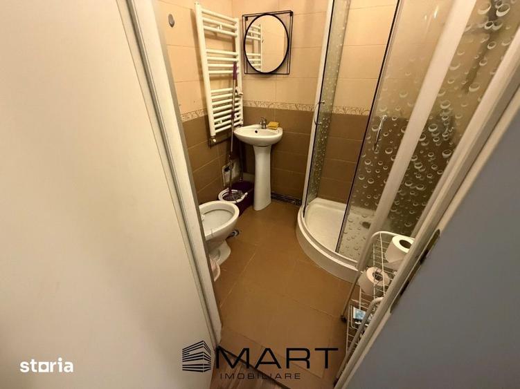 Apartament cu 3 camere semidecomandat, mobilat în Mihai Viteazul
