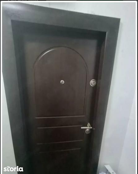Apartament cu 3 camere semidecomandat în Ștefan cel Mare