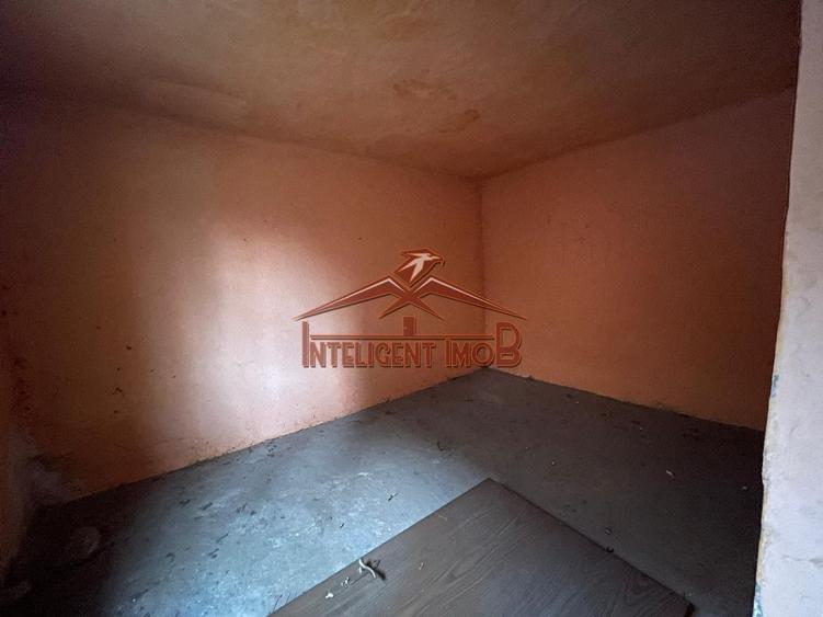 Apartament cu 2 camere semidecomandat în Turnișor