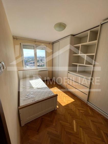 Apartament cu 3 camere decomandat, mobilat în 7 Noiembrie