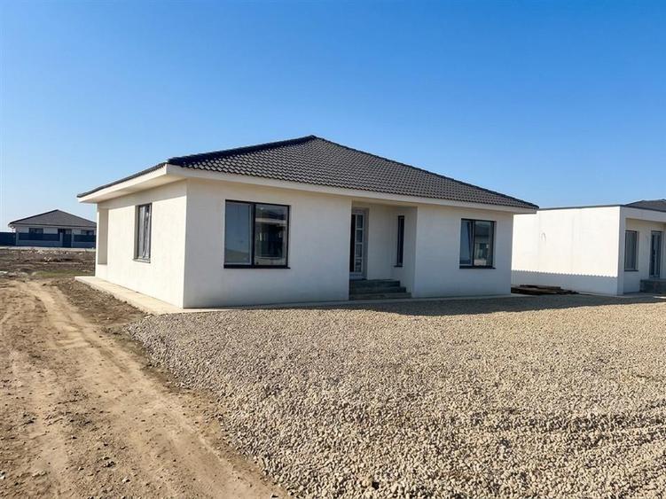 Casă cu 4 camere cu Teren 500 Mp în Sântandrei