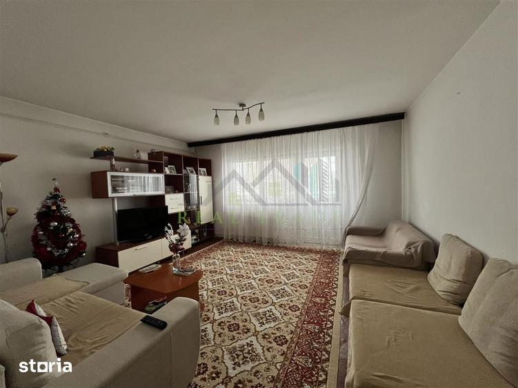 Apartament cu 3 camere decomandat, mobilat în Dârste