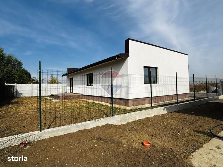 Casă cu 3 camere în Domnești
