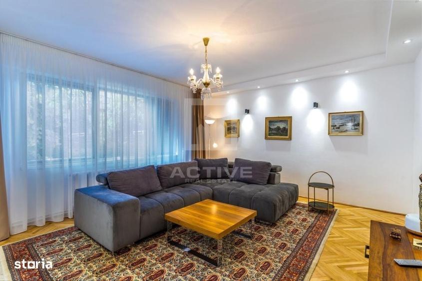 Apartament cu 4 camere decomandat în Central