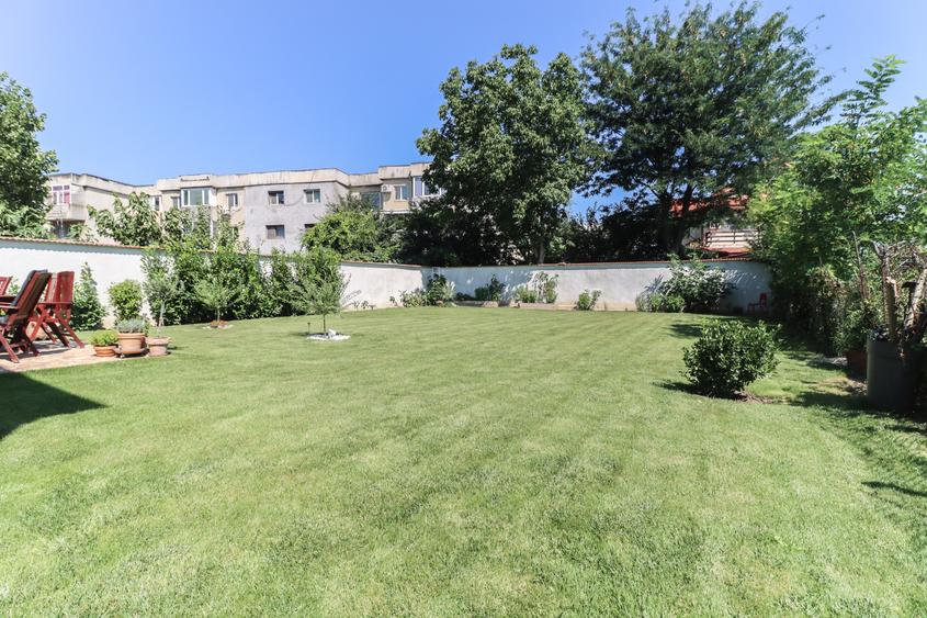 Duplex cu 4 camere cu Canalizare în 1 Decembrie