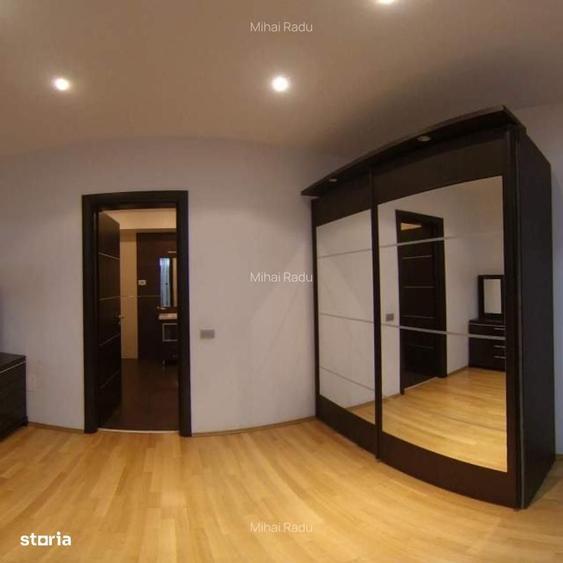 Apartament cu 3 camere semidecomandat în Ciupercenii Noi