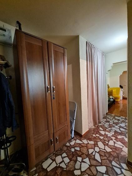 Apartament cu 3 camere decomandat, mobilat în Casa de Cultură