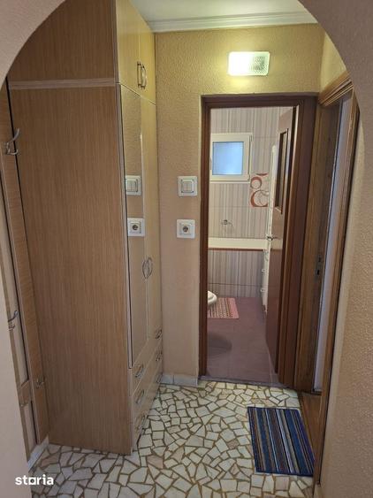 Apartament cu 3 camere decomandat, mobilat în Teilor