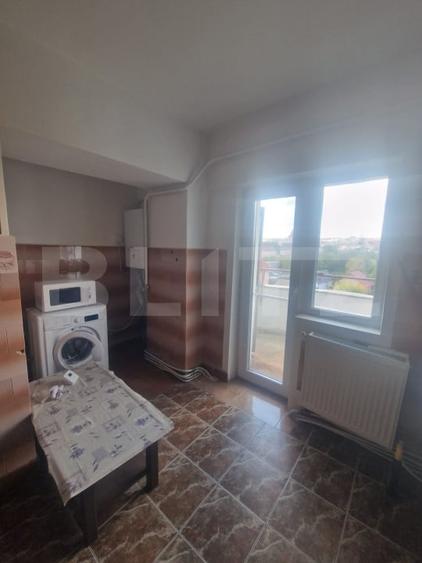 Apartament cu 3 camere decomandat, mobilat în George Enescu