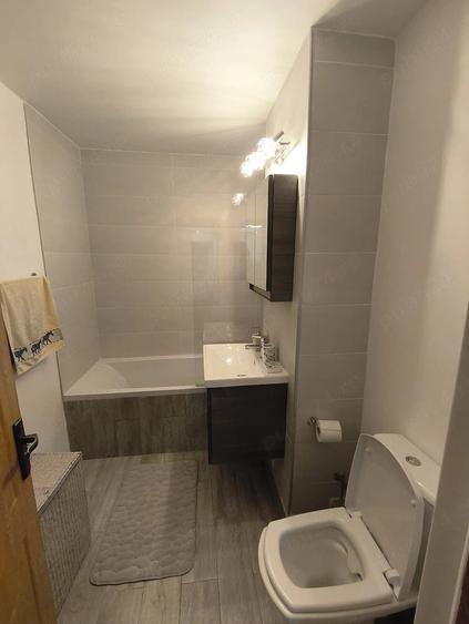 Apartament cu 4 camere decomandat în Dorobanți