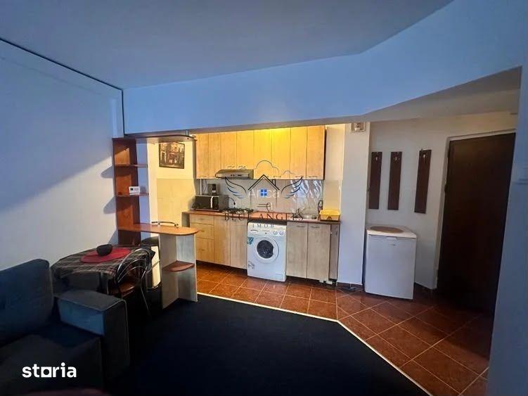 Garsonieră decomandată în Calea București