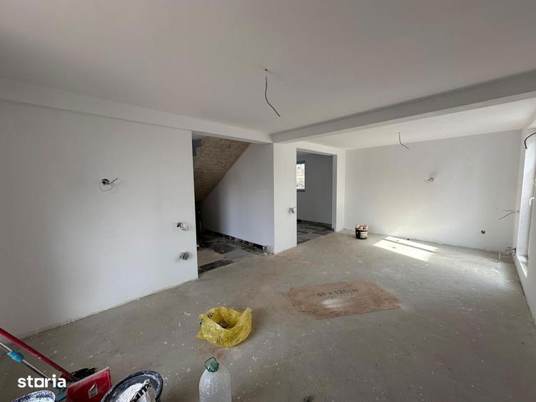 Casă cu 4 camere cu Teren 240 Mp în Clinceni