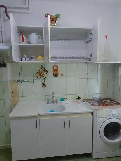 Inchiriez apartament 2 camere in Pascani deal,zona ultracentrala,str Stefan cel Mare (zona BCR) - 2