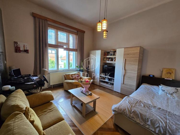 Apartament cu 3 camere decomandat, mobilat în Ultracentral