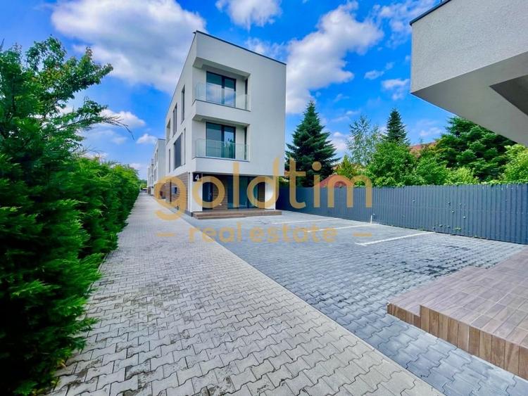 Duplex cu 7 camere cu Canalizare în Pipera