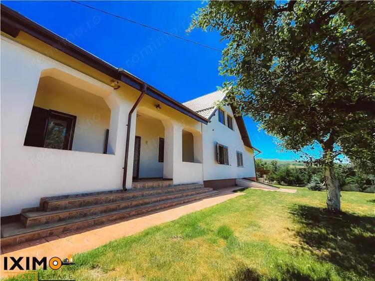 Casă cu 7 camere cu Canalizare în Podu Turcului