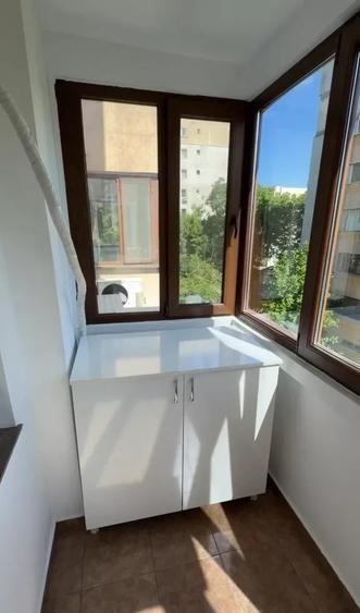 Apartament cu 3 camere decomandat, mobilat în Nicolina