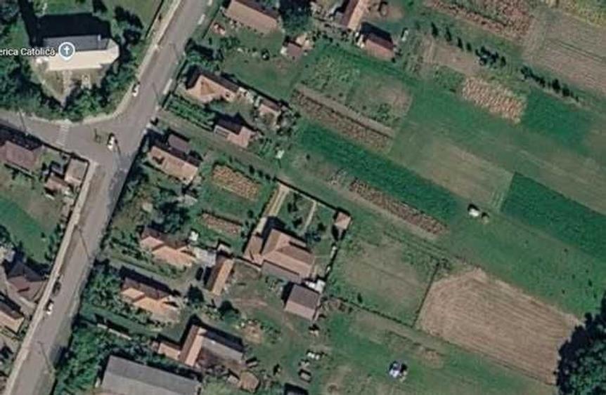 Teren de 2000 mp, în Ernei
