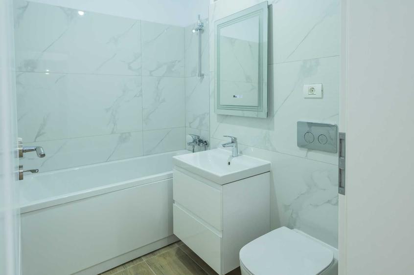 Apartament cu 3 camere decomandat în Exterior Vest