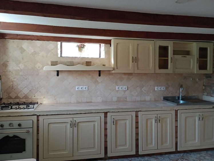 Casă cu 4 camere cu Teren 1100 Mp în Central