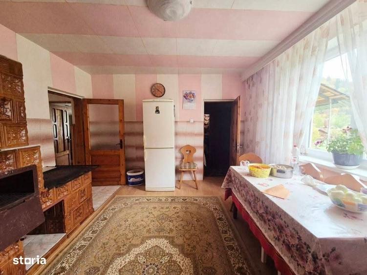 Casă cu 4 camere decomandat în Central
