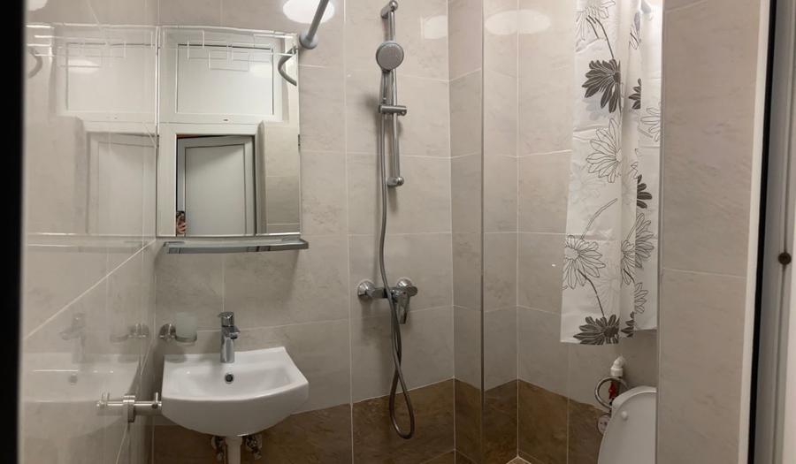 Garsonieră decomandată în Iris